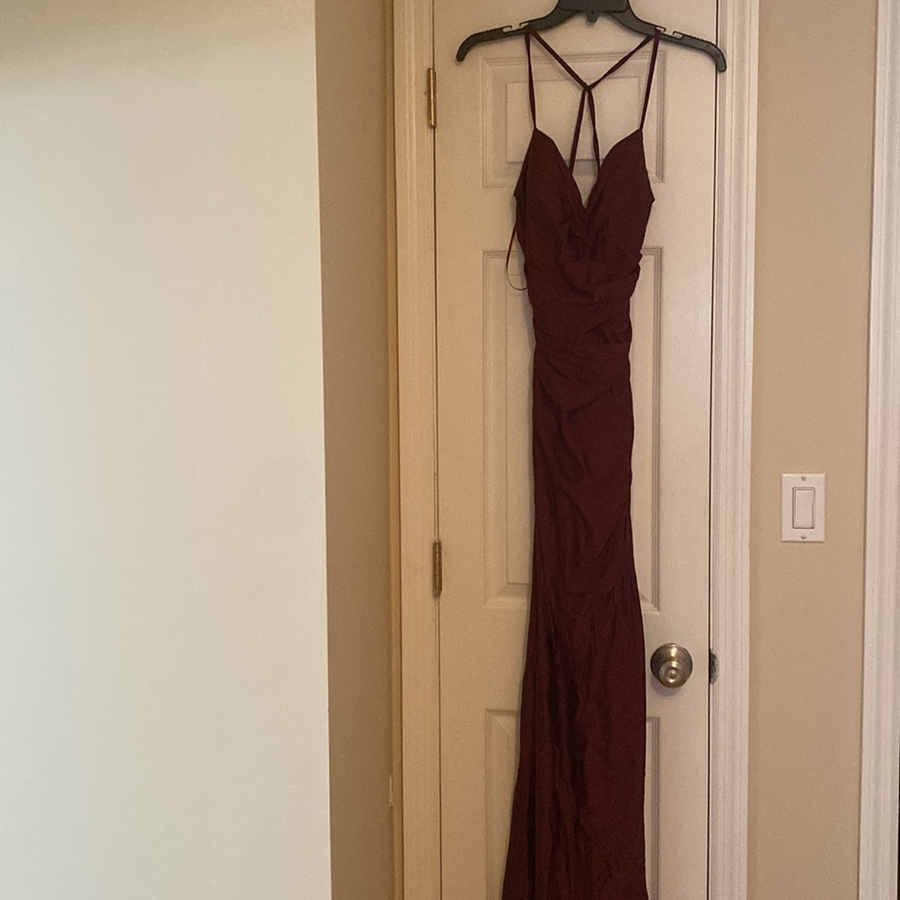 Gown - Picture 4 of 4